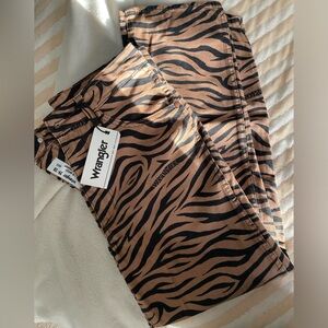 NWT Wrangler Wild West Brown Zebra High Rise Straight Jean